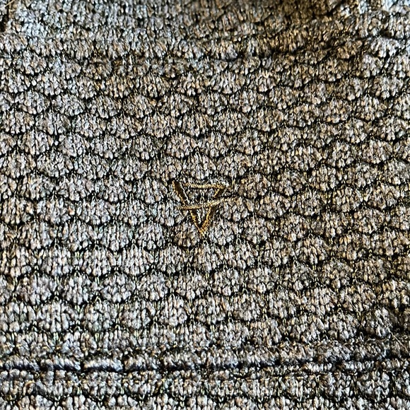 Excellent preowned condition. Made by Life Integrity Earth in a size medium. - Picture 9 of 10